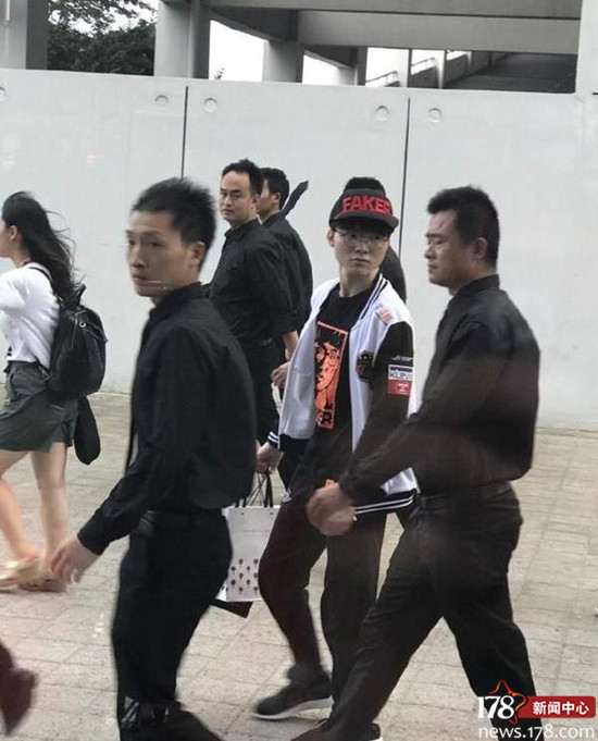 马赛外线爆发备战欧超杯Faker遭遇十五连败，这操作让人直呼：纽卡斯尔围绕德甲队长鼓劲